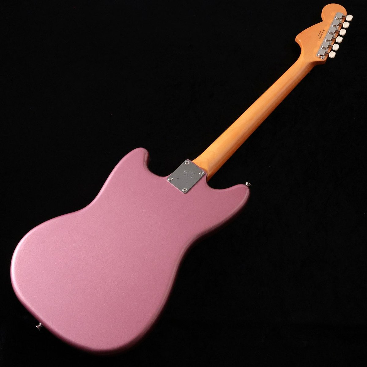 ishibashimusic's tweet image. #FENDER Made In Japan #ISHIBASHIFSR 2026 
初のムスタングモデル‼️御茶ノ水本店に初入荷‼️
カッコカワイイ『Burgundy Mist Metallic』カラーに マッチングヘッド仕様です‼️

👇商品ページはコチラ👇️
store.ishibashi.co.jp/view/item/0000…