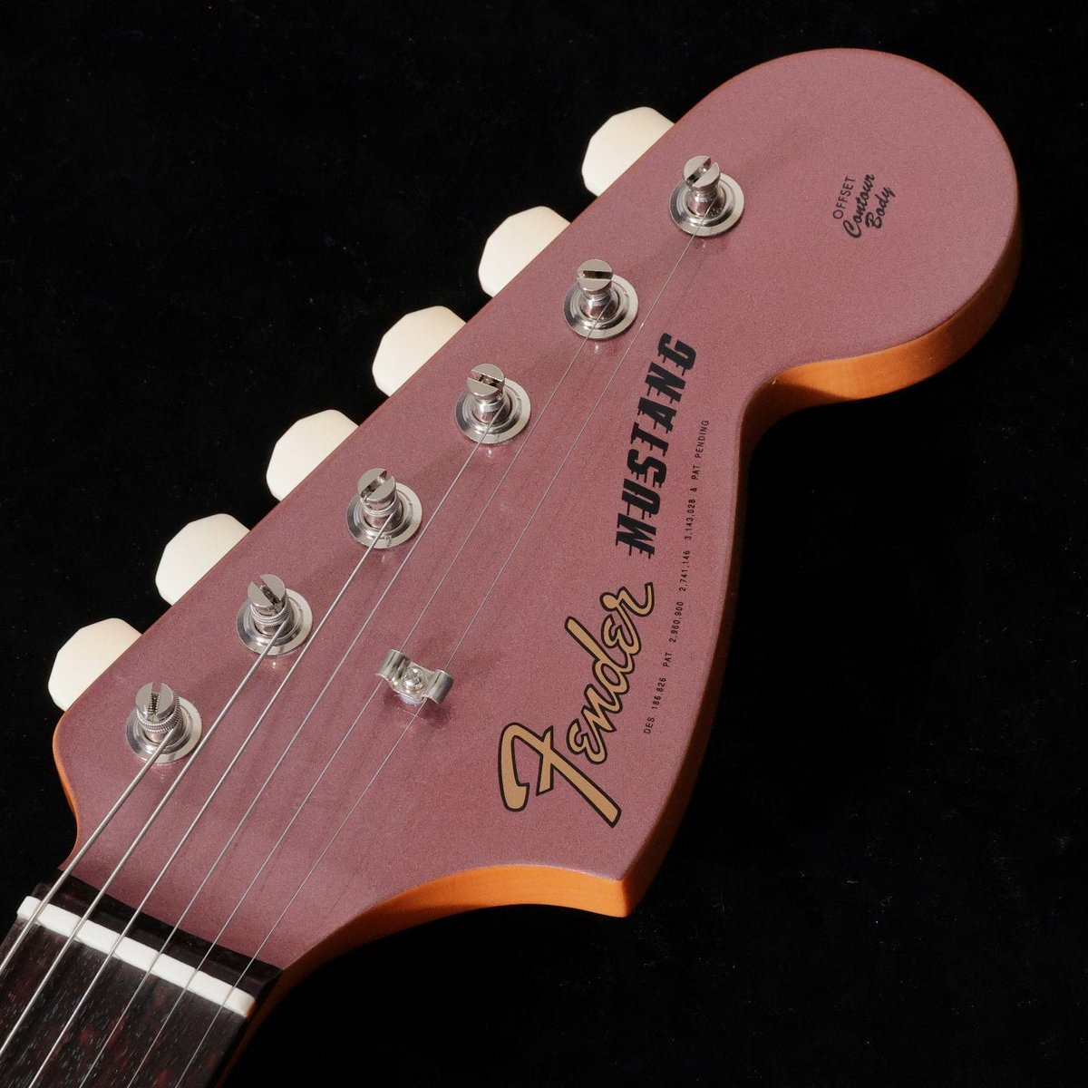 ishibashimusic's tweet image. #FENDER Made In Japan #ISHIBASHIFSR 2026 
初のムスタングモデル‼️御茶ノ水本店に初入荷‼️
カッコカワイイ『Burgundy Mist Metallic』カラーに マッチングヘッド仕様です‼️

👇商品ページはコチラ👇️
store.ishibashi.co.jp/view/item/0000…