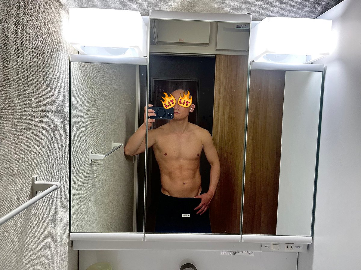 na0ki_o7o6's tweet photo. こんにち筋肉🔥

今日は背中トレ、腹トレ🔥

偶然は準備のできていない人を助けない」

フランスの細菌学者　パスツール

今日も一日ポジポジでいこう！！
あなたなら出来る🔥

#筋トレ
#背中トレ
#パスツール https://t.co/C96LHNK0z9