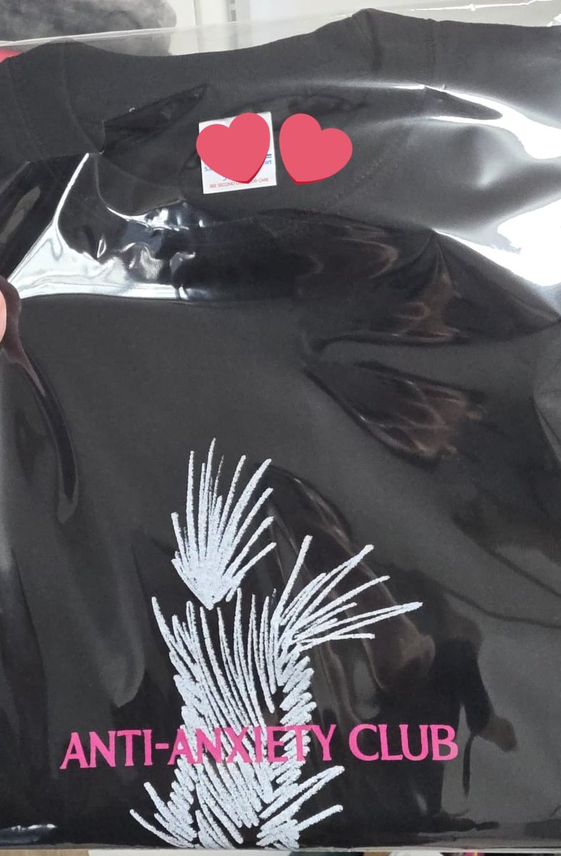 let 𖣂 tweet media