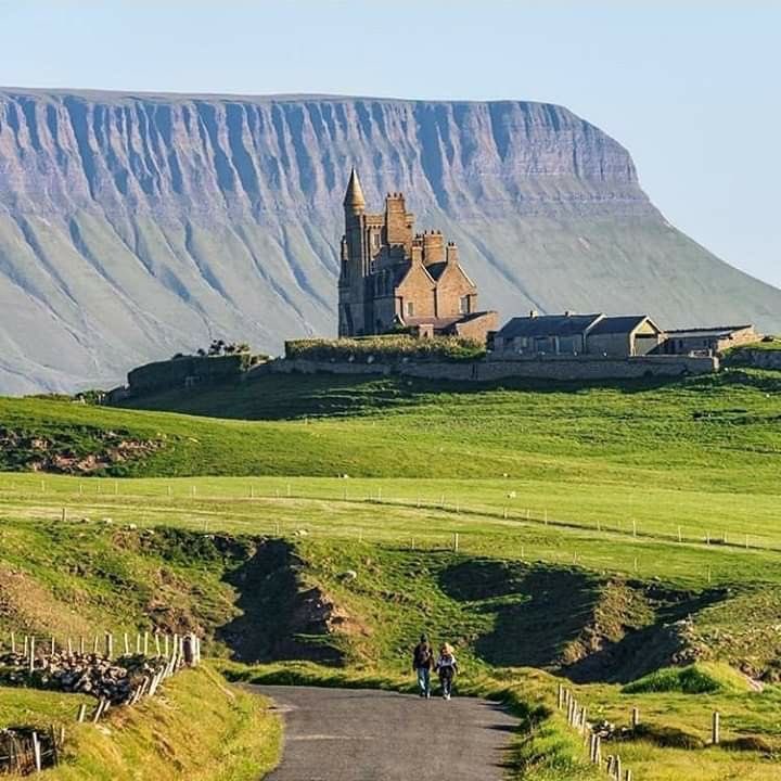 mysticcastIe's tweet photo. Classiebawn Castle is a stunning 19th-c Victorian baronial mansion on Mullaghmore Peninsula, Co. Sligo, Ireland. 

Built of yellow-brown Donegal sandstone &amp; completed in 1874, it's famed for its dramatic coastal views of Benbulbin mountain. https://t.co/9i63vTeCIX
