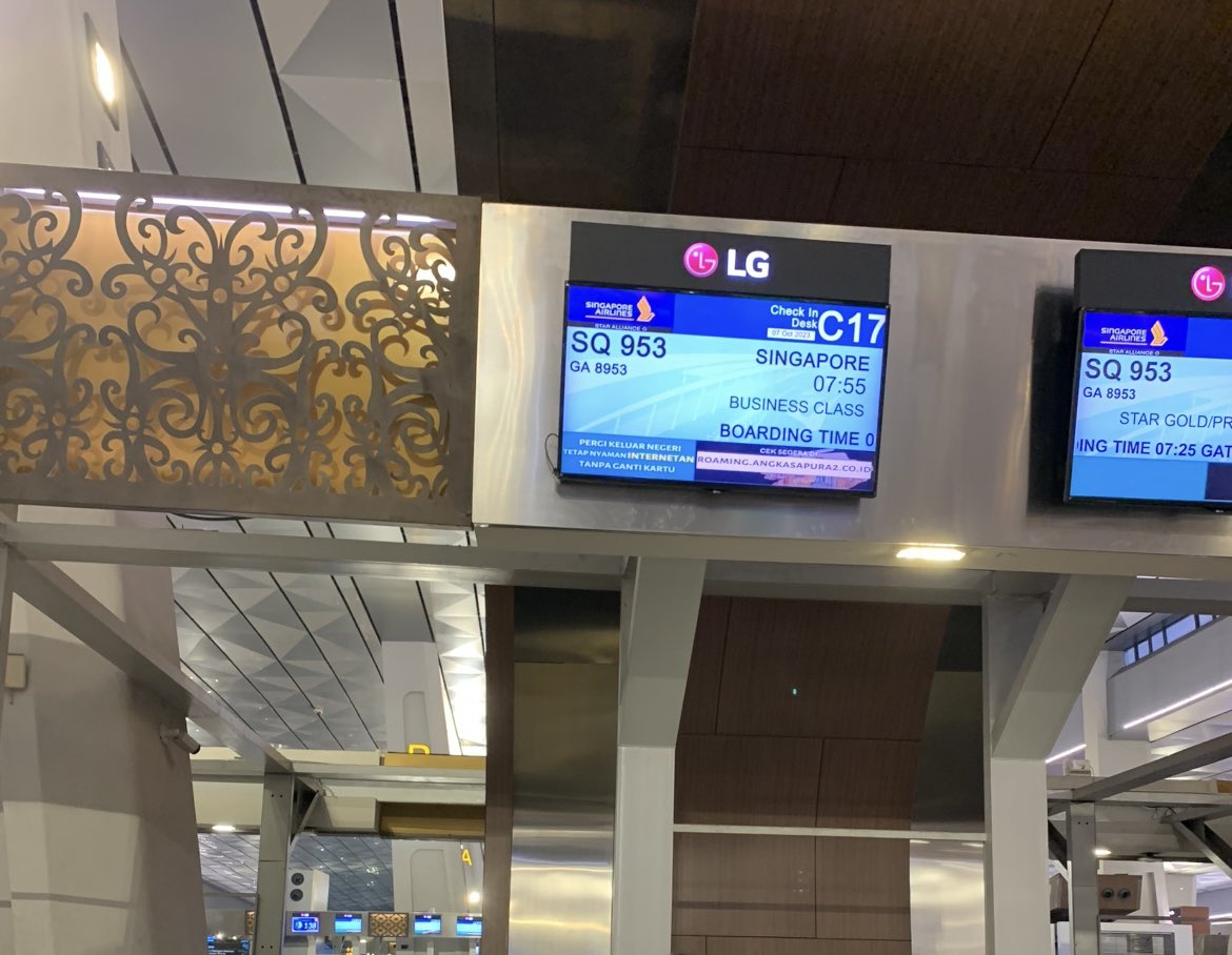 RFPermadi's tweet photo. dulu vs sekarang

ada masanya nanti akan naik higher class lagi. aamiin https://t.co/c95bpjLsSm
