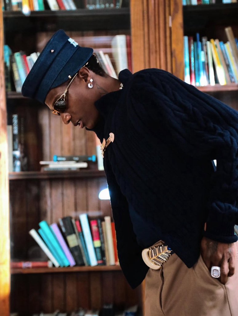 EntRadarX's tweet photo. 🚨 Wizkid fires back at Burna Boy amid the DJ Tunez situation 👀🔥
“Ogbafia dey for ground… oil dey ur y@nsh". https://t.co/x6EaH2o9Yq