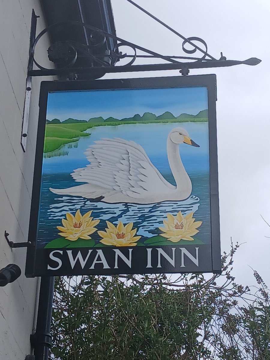 pubsignsbritain's tweet image. The Swan Inn, Station Road, Holmes Chapel, Cheshire. Built in the 1840s this pub is sadly currently listed as long term closed. As ever any reposts for Pub Sign Thursday would be greatly appreciated 🙏. #Cheshire #Pubs #PubSigns