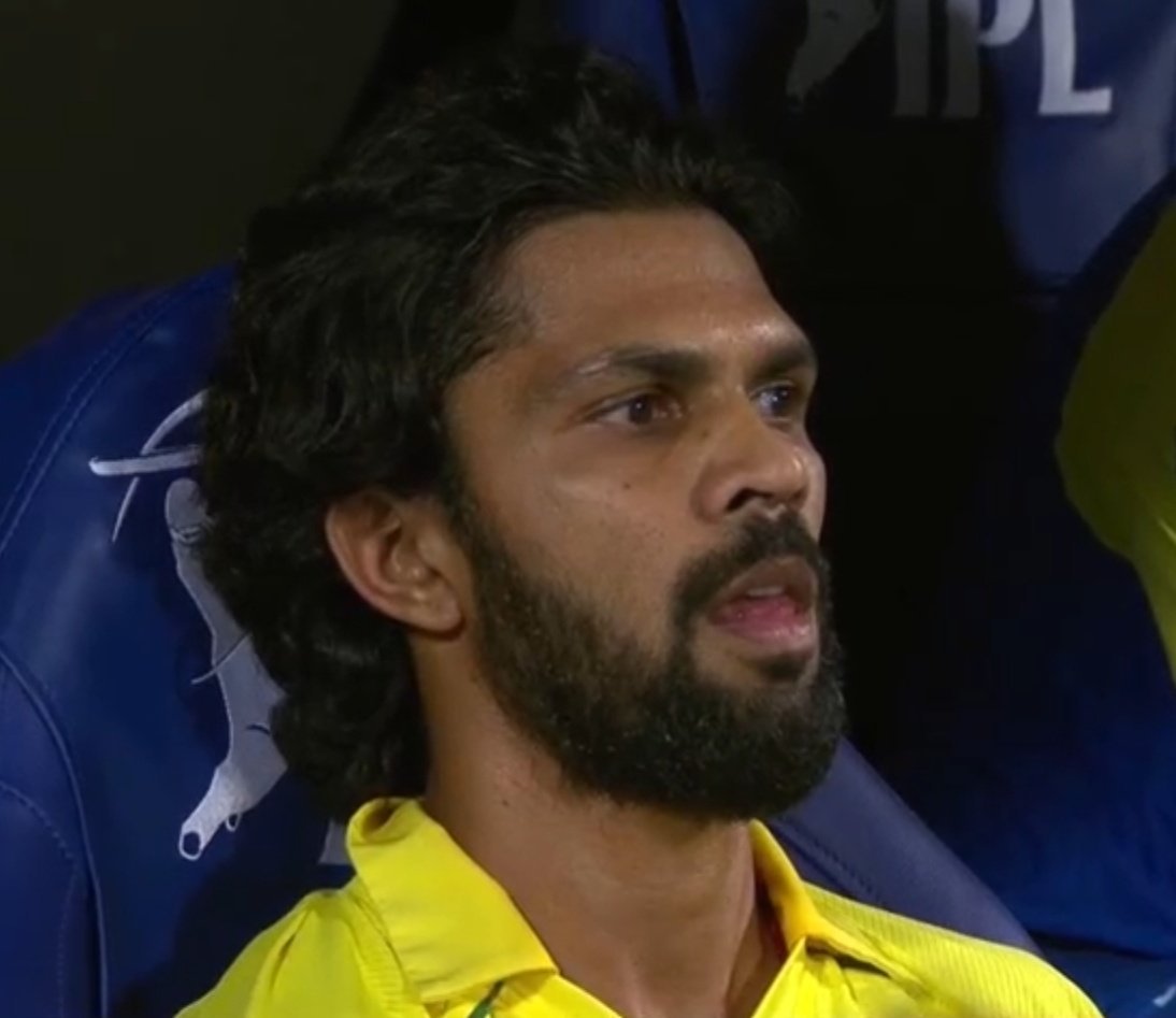 𝐊𝐨𝐡𝐥𝐢𝐧𝐚𝐭!𝟎𝐧_👑🚩 tweet media