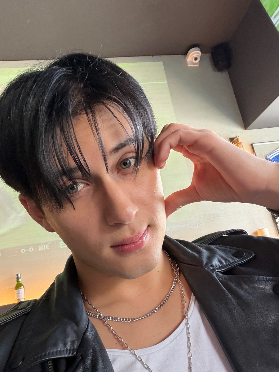 mai | dual tweet media