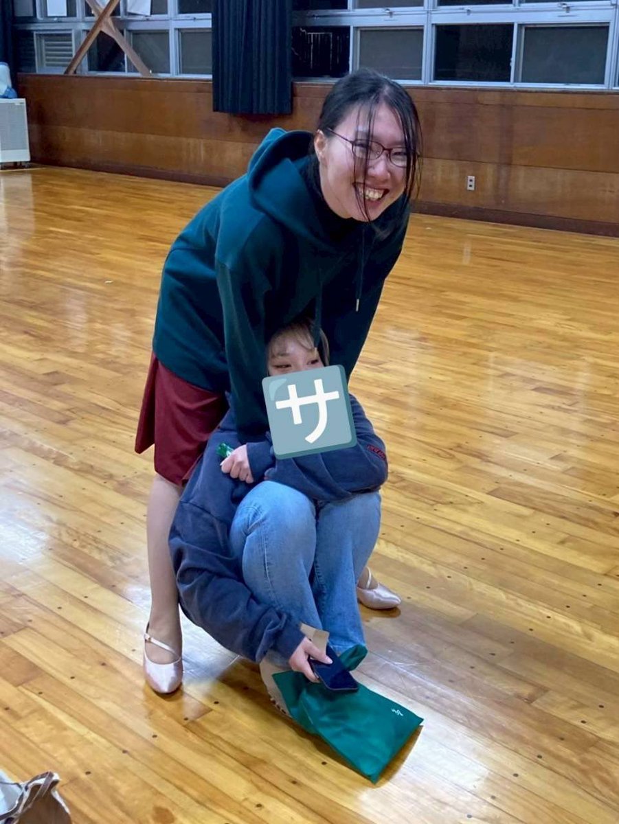 chibabdc's tweet photo. 🌸新2年めぐみ🌸
部の芸術爆発担当💥ボケたら必ずつっこんでくれます🌟

・学部学科
教育学部図画工作・美術科教育分野

・中高の部活
バレーボール部、美術部

・趣味、好きなもの
アニメ、漫画、美術全般🖼️

・入って良かったこと
ハロウィンやクリスマスなど楽しいイベントがたくさんあることです！ https://t.co/jN6u9YHwRW