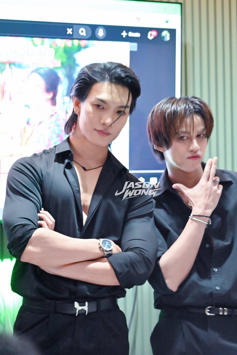 Jas0nWong's tweet photo. TOO Handsome หล่อสุด ๆ เท่สุด ๆ 🤩🖤
#LUMINxBOATOAT
#SummerRitual
#BoatYongyut #OatPasakorn
#BoatOat
@Yong_yutt @oat_psk https://t.co/kkGWMpPDWW