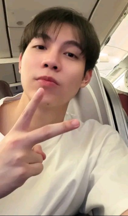 ImKanaphangirl's tweet photo. #IdealMan 

#FirstKanaphan | 🐈‍⬛💋 https://t.co/Cl66Z7sGe7