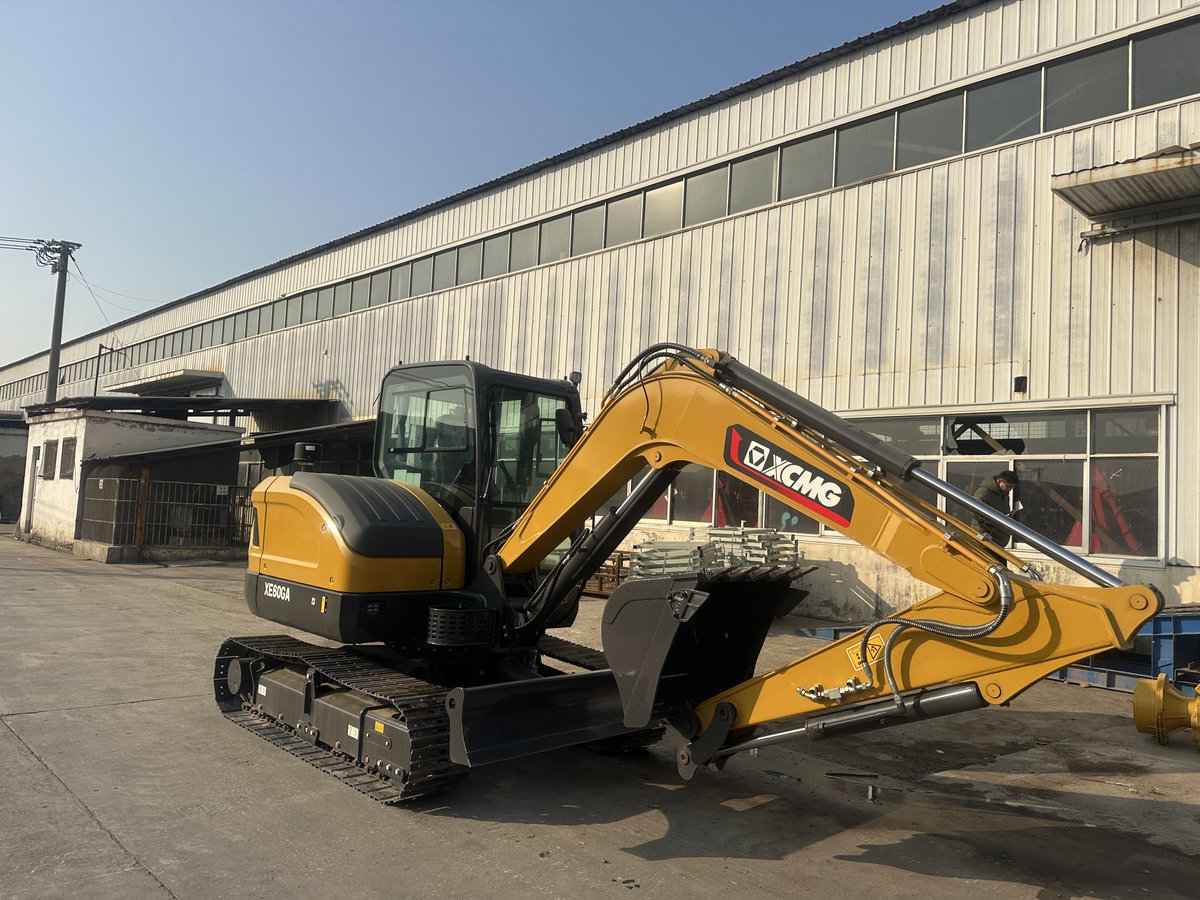 daphne_han234's tweet photo. 🚜 XCMG XE60GA Excavator – Power in Compact Size!

💪 Strong performance
⚡ Fast and efficient
🔧 Reliable for construction, landscaping &amp; utility work
📦 Fast delivery! https://t.co/OK0nZ8htnQ