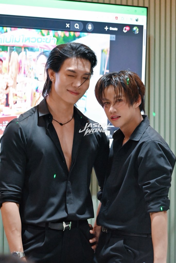 Jas0nWong's tweet photo. Cool man 🖤🤍 เสน่ห์ผู้ชายเต็มสิบเต็มร้อย
#LUMINxBOATOAT
#SummerRitual
#BoatYongyut #OatPasakorn
#BoatOat
@Yong_yutt @oat_psk https://t.co/mFPyLoCZxu
