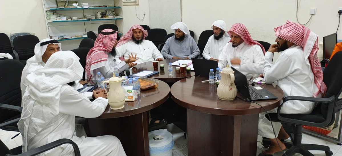 الاجتماع الأول لأعضاء مجلس إدارة جمعية الدعوة بقرى الحسيني والطمحة المنتخب للفترة من 2026/03/03 -2030/03/12. نبارك لهم نيلهم الثقة بتوليهم قيادة المرحلة القادمة. سائلين المولى عز وجل لهم التوفيق والسداد للمساهمة في تحقيق رؤية وأهداف الجمعية ومواصلة مسيرة النجاح والتميز. 🤝✨