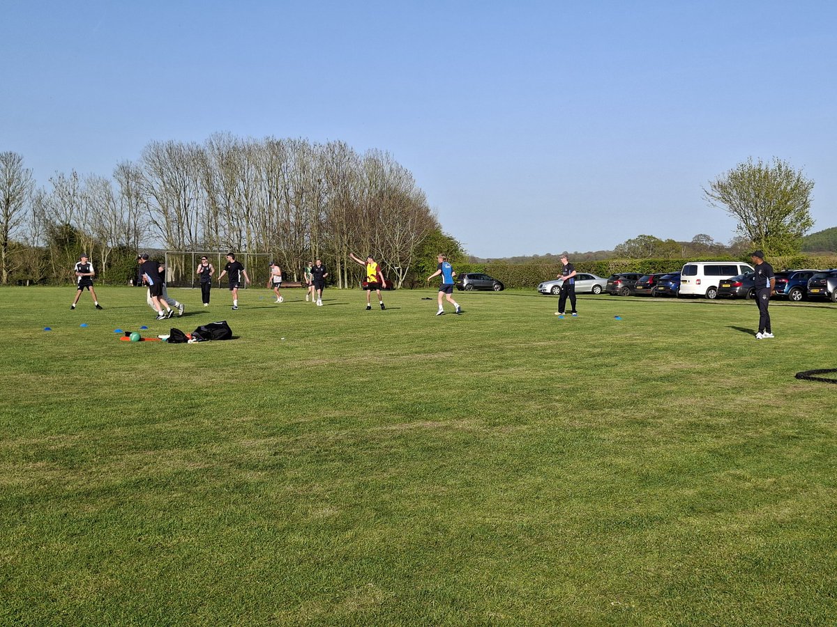 hambledoncc's tweet photo. Excellent turnout for Senior training last night in 22 degree heat with over 30 fine specimens, the season's first matches start this weekend 🌞🏏
#upthedons https://t.co/ZkRuZEuF4S