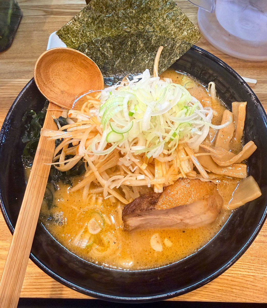 55_yoru's tweet photo. またこのラーメン食べたいなー🍜
美味しかった🫶 https://t.co/u6hEcEB90h