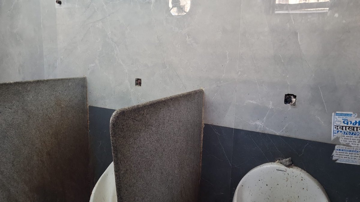 AieAssociation's tweet image. Serious negligence at Grant Rd Stn, Pfm 4(SouthEnd) Public toilet in filthy condition-foul smell, zero maintenance &amp;amp; mosquito breeding. Major public health risk. Complaint already submitted. Immediate action needed. @RailMinIndia @drmbct @WesternRly @mybmc @MPLodha #HealthHazard