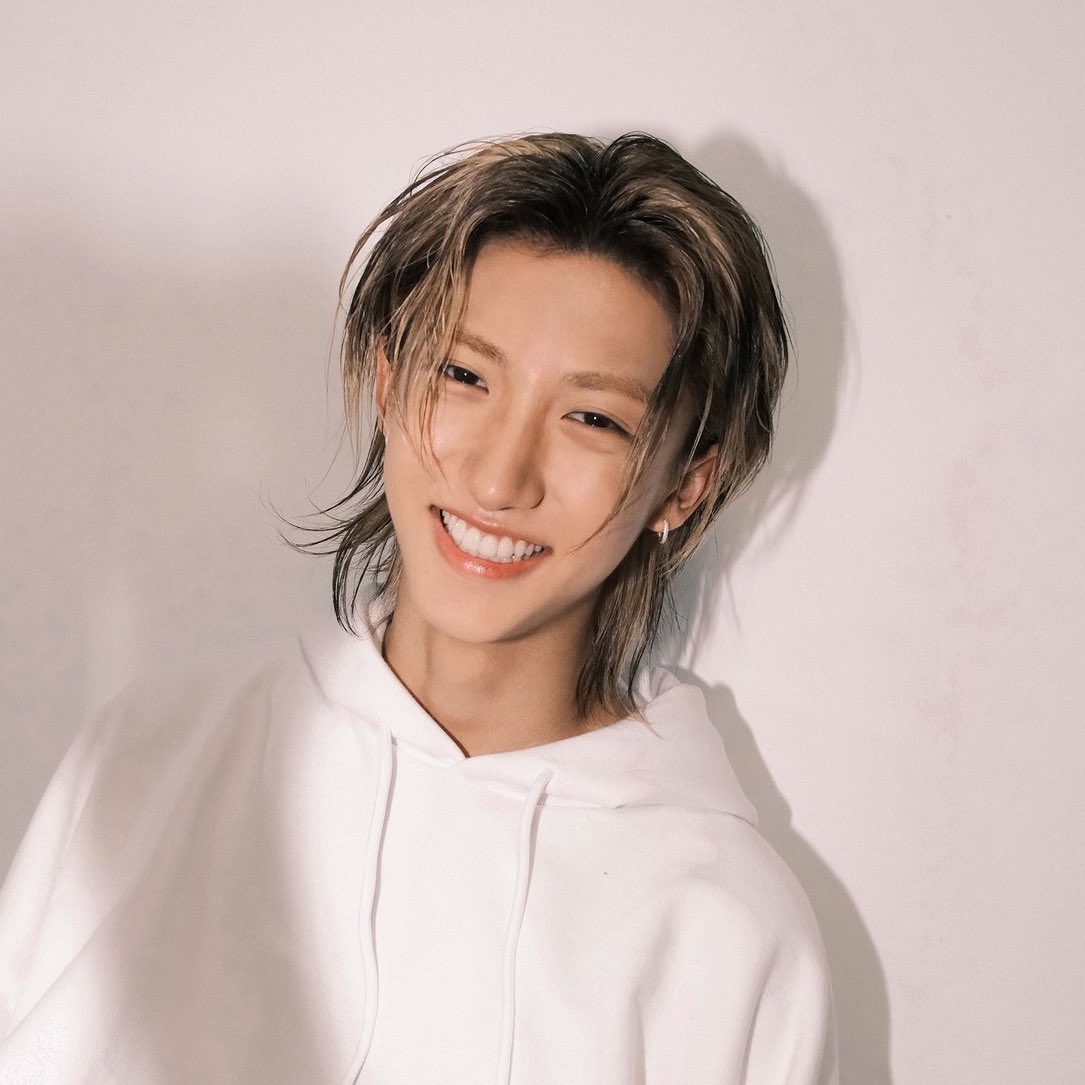 우악이 tweet media