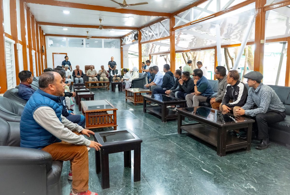 YKhemchandSingh's tweet photo. Held a meeting with representatives of AMUCO, MSF, Poirei Leimarol, COHR & AMAWOVA at the Secretariat, in the presence of Hon’ble HM Shri K. Govindas Singh and MLAs. Discussed in detail the key issues raised.

The Tronglaobi incident is deeply unfortunate and disrupted ongoing peace efforts. The State is in constant coordination with Union HM @AmitShah Ji.

Strict action will be taken against those responsible. Govt remains committed to restoring peace, ensuring security & upholding the rule of law.