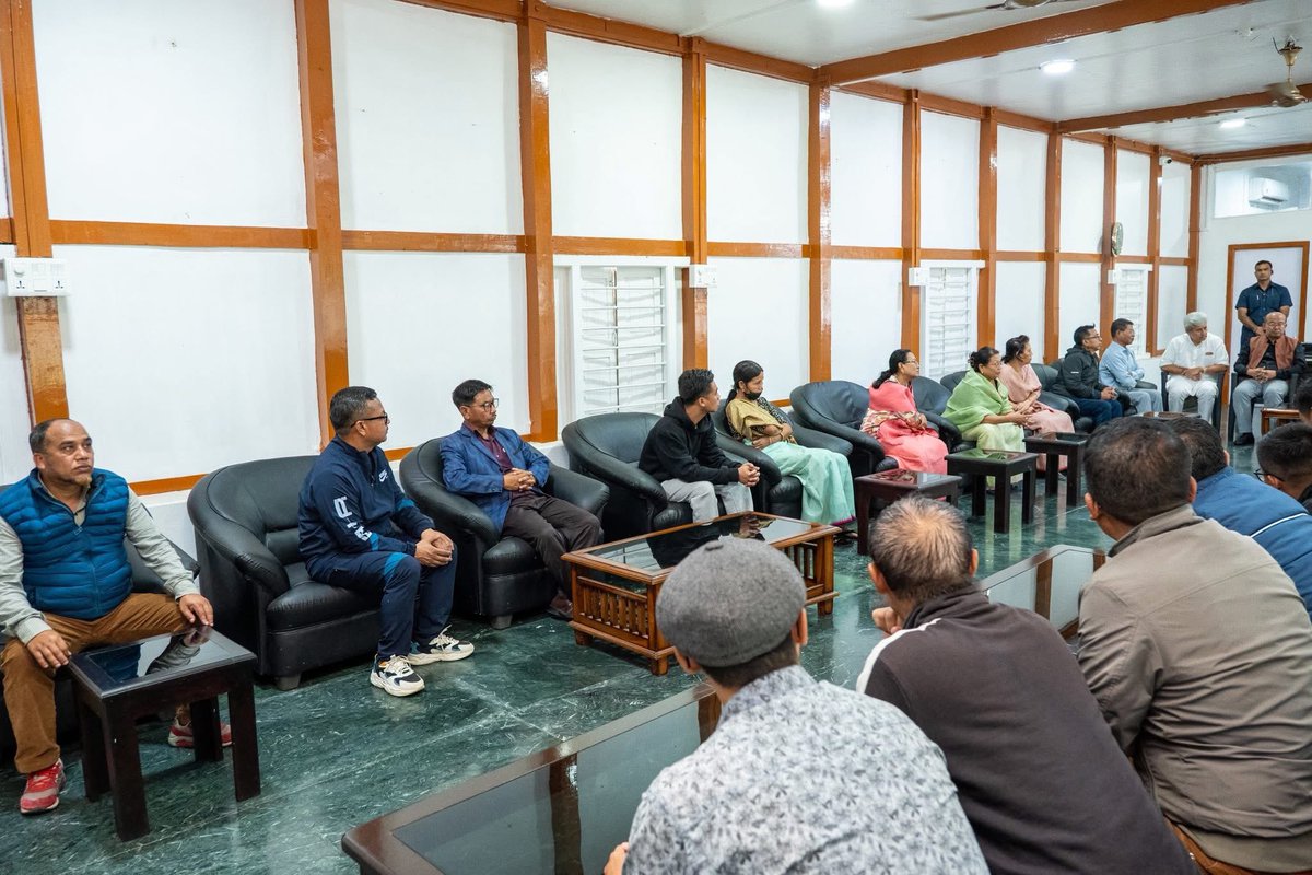 YKhemchandSingh's tweet photo. Held a meeting with representatives of AMUCO, MSF, Poirei Leimarol, COHR & AMAWOVA at the Secretariat, in the presence of Hon’ble HM Shri K. Govindas Singh and MLAs. Discussed in detail the key issues raised.

The Tronglaobi incident is deeply unfortunate and disrupted ongoing peace efforts. The State is in constant coordination with Union HM @AmitShah Ji.

Strict action will be taken against those responsible. Govt remains committed to restoring peace, ensuring security & upholding the rule of law.