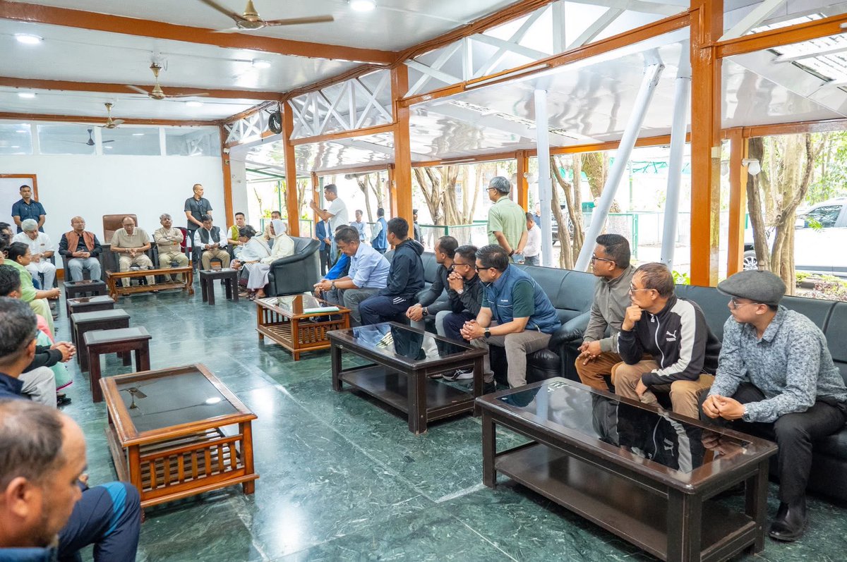 YKhemchandSingh's tweet photo. Held a meeting with representatives of AMUCO, MSF, Poirei Leimarol, COHR & AMAWOVA at the Secretariat, in the presence of Hon’ble HM Shri K. Govindas Singh and MLAs. Discussed in detail the key issues raised.

The Tronglaobi incident is deeply unfortunate and disrupted ongoing peace efforts. The State is in constant coordination with Union HM @AmitShah Ji.

Strict action will be taken against those responsible. Govt remains committed to restoring peace, ensuring security & upholding the rule of law.