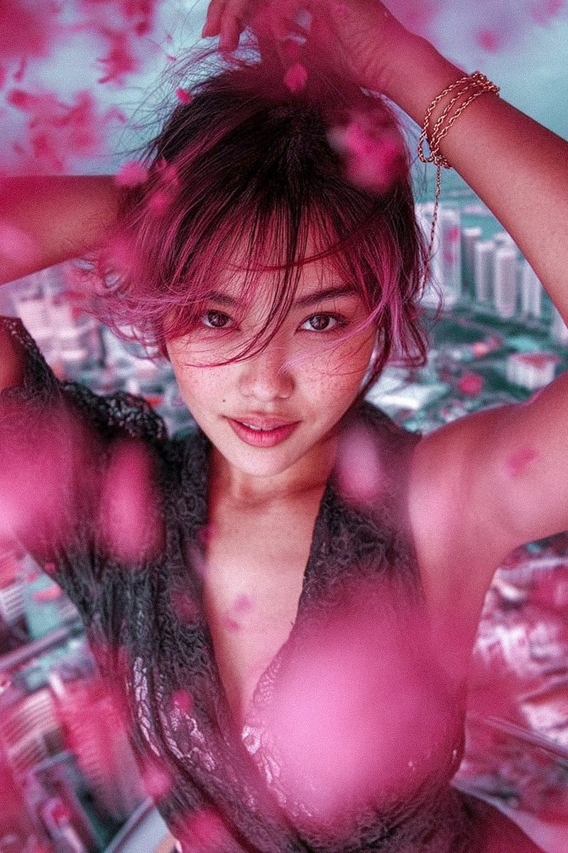 TheOatmilkFan's tweet image. Day 9 Windborne petals!

Happy Thursday! As usual today is a midjourney restyling, I took a set of pics from Grok, and applied the style --sref 1376171292 ; which is a petal dreamy close up. I hope you like it ❤️

#AllThingsSpring #oatmilkfan #newmusic #AIMusic