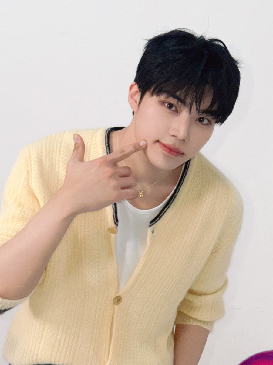 ZEROBASEONE tweet media