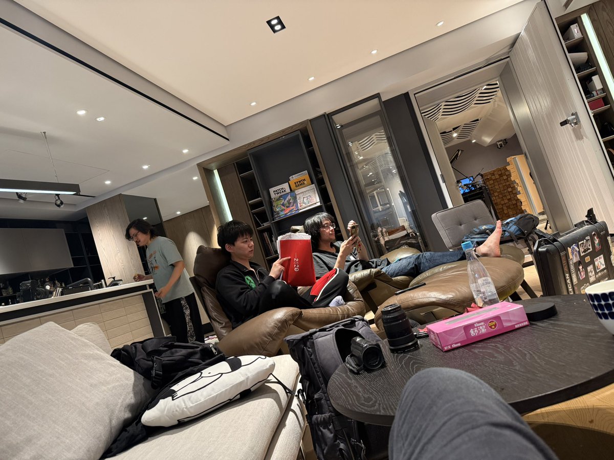 スガダイロー tweet media