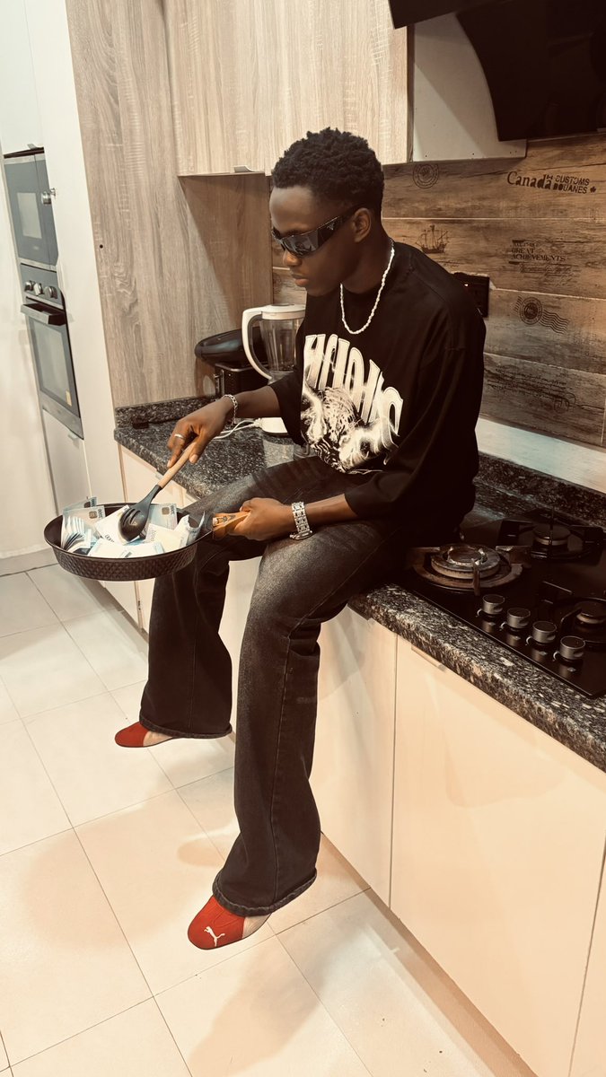 Flo 🎵 tweet media