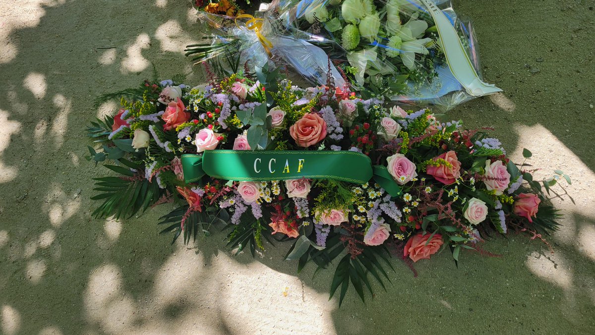 ccaf_france's tweet image. Le @ccaf_france était présent à la 32ème #commémoration du #génocide perpétré contre les Tutsis au Rwanda en 1994.

À cette occasion, une gerbe a été déposée au pied de la plaque commémorative en hommage aux victimes.