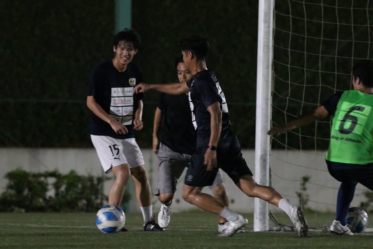 008None's tweet photo. 週数回のトレーニングの中で、柏市藤ヶ谷だけでなく、常総市(流山から50分ほど)までへ行ってました。

フルコートでの練習は無く(抽選の為)、半分の使用か4分の1の練習でした

それでも2部、1部に昇格する為に、それぞれが真面目に活動してくれたからこそ今があるとも思ってます🔥
#流山
#nagareyamafc https://t.co/XWFDiRGcXp