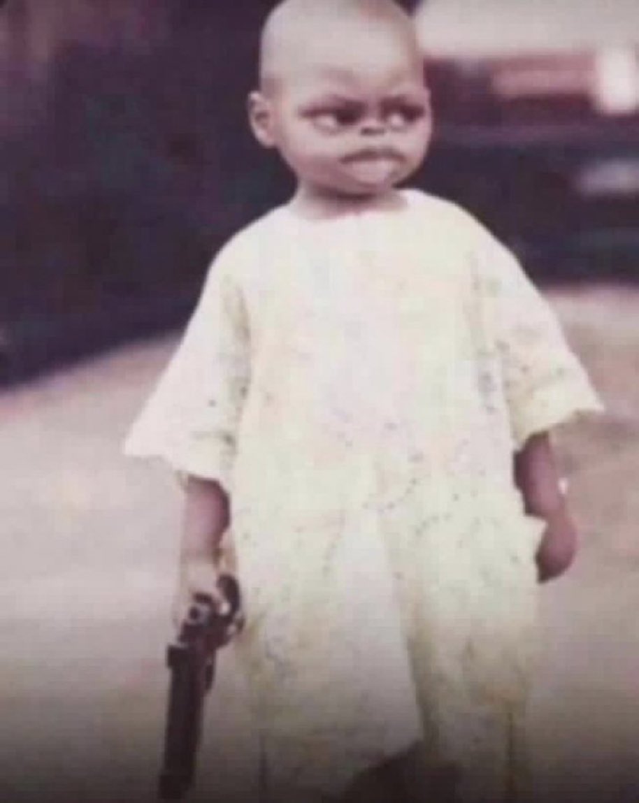 I AM A MAN. not a woman.
Ndi Musajja mbwa mwe. You see a grown ass man calling you baby😒mu DM. Njakusimula oluyi. Man bwemuyima mutama🚮