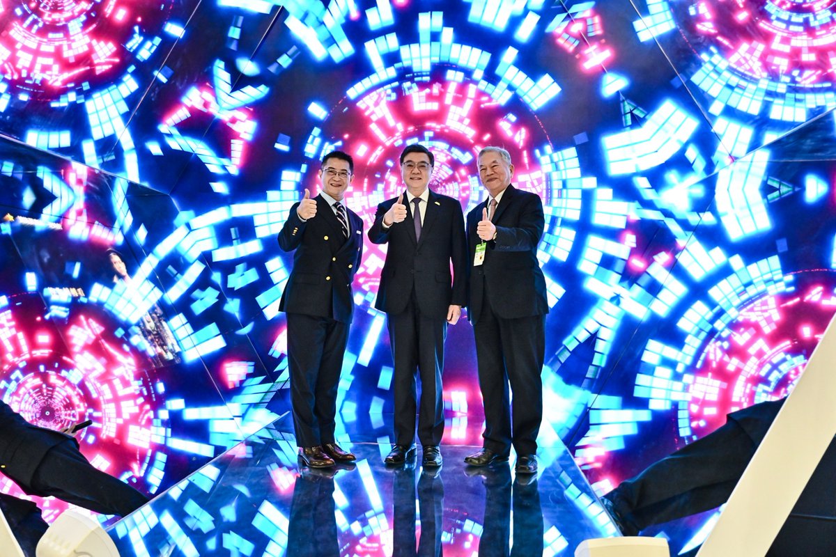 SiteTaiwanInfo's tweet photo. Le premier ministre Cho Jung-tai a assisté à la cérémonie d’ouverture du salon #TouchTaiwan 2026, le 8 avril à Taipei, et s’est engagé à poursuivre sa collaboration avec le secteur taïwanais des technologies d’affichage.
▶️Notre article : https://t.co/wedS0yilB5
📸EY https://t.co/tXS5naCRj0