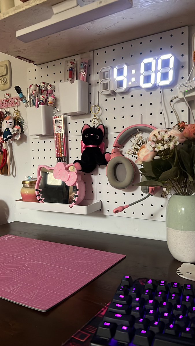 dani (taylor’s version) 🧡 tweet media