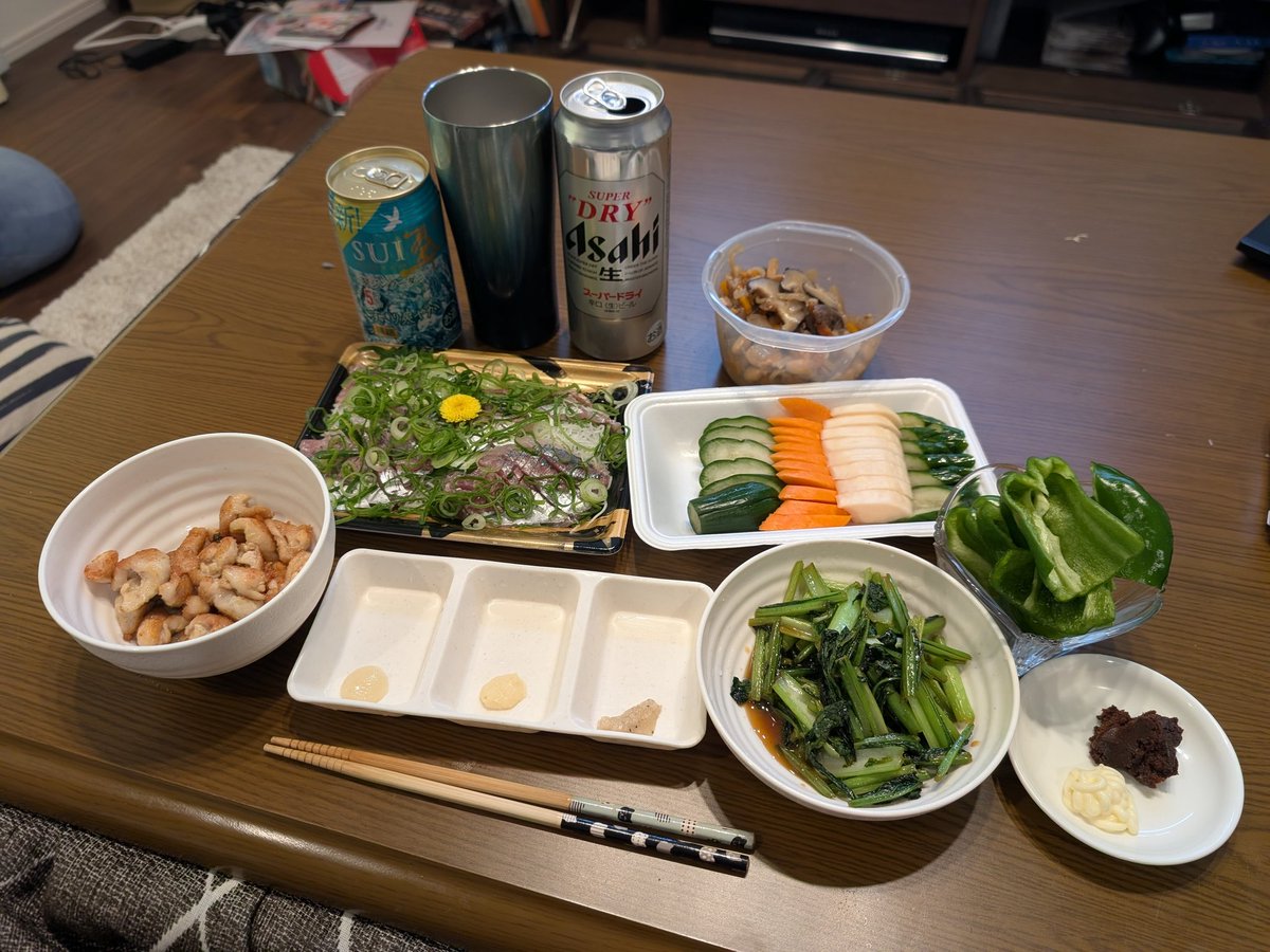 GrK7HyECSCjdSig's tweet photo. 休みです。
飲みます。
翠ジンソーダに最近ハマっているんですが、昨日無糖ver.を見つけました。
健康を気にして飲んだくれる自分としてはパねぇ商品ですので今日テイスティングしときます。
明日はコナンの映画公開日🏠
前夜祭を1人ひっそりとやっときます。 https://t.co/FN0NM4Orhu