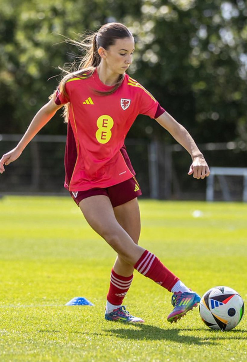 Mhairi Halcrow tweet media