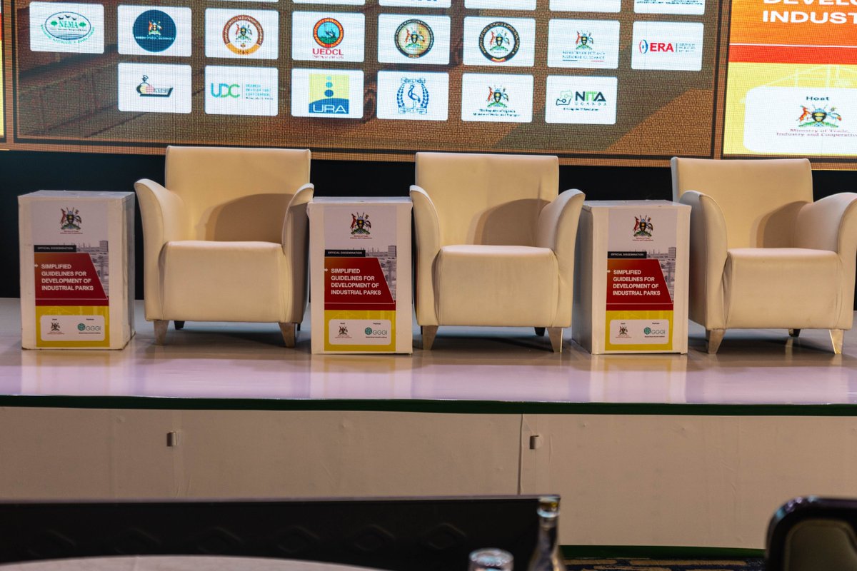 mtic_uganda's tweet photo. Happening Now at Four Points by Sheraton, Kampala
The official dissemination of the Simplified Guidelines for Industrial Parks in Uganda.

#UgandaIndustrialParks #SimplifiedGuidelines https://t.co/mVwwq8J4NT