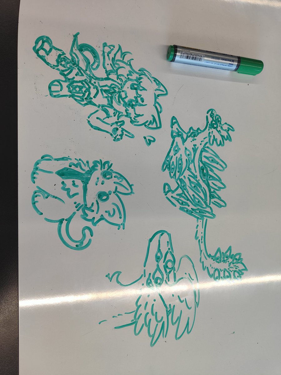 KitKat-w- tweet media