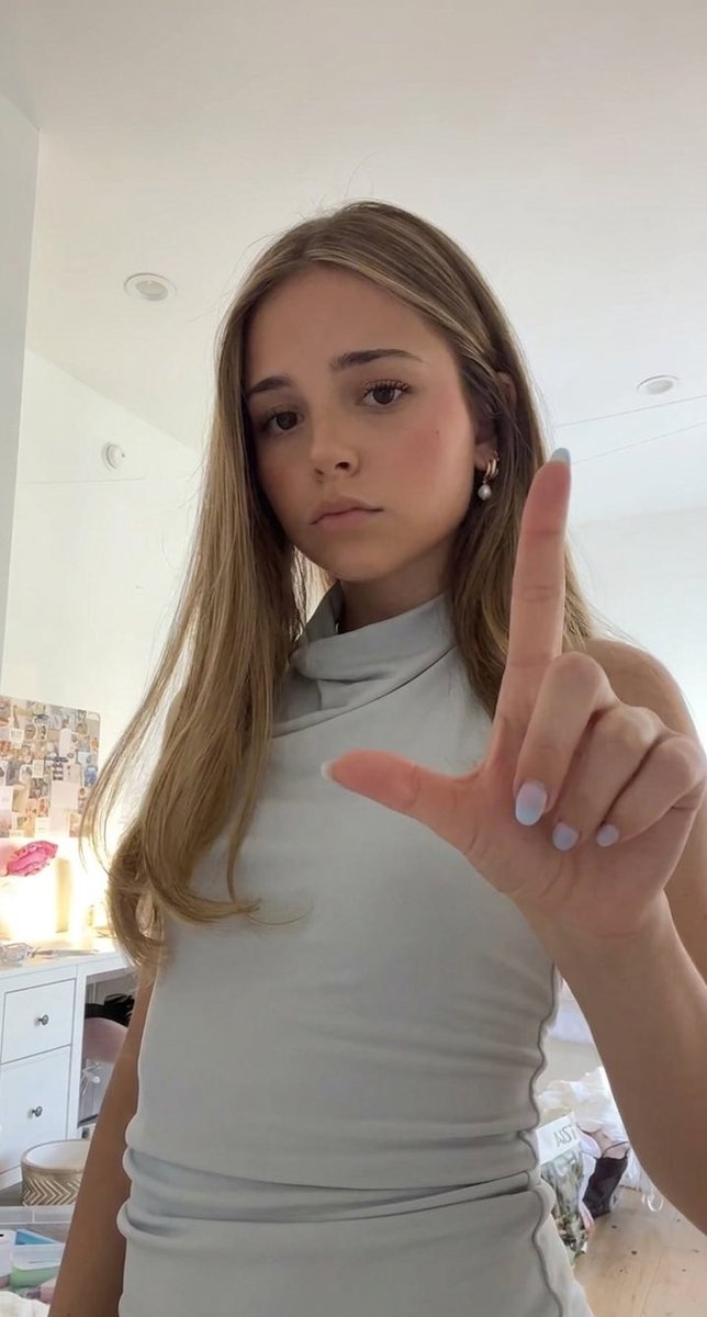Send2Trinity's tweet photo. it’s ya new favorite high school brat that’s gonna ruin your life 😈✨ https://t.co/ErMbiF2mgL