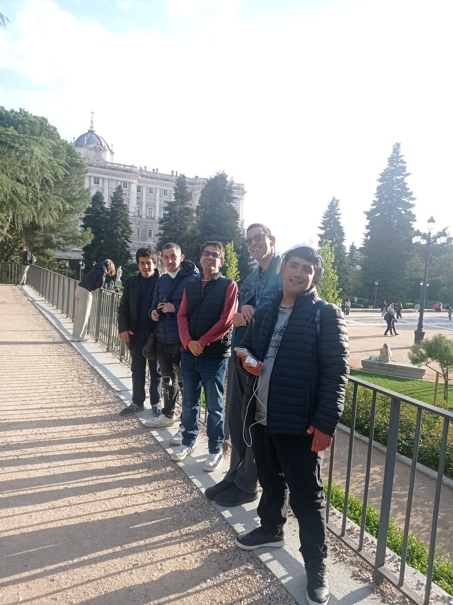 XFragilMad's tweet photo. Ruta por el Madrid de los Austrias con MaripoXas 🦋
Historia, paseo y disfrute en una actividad pensada para todas las personas
XFIT genera bienestar, autonomía y comunidad
¿Te sumas a hacerlo posible? Colabora - Asociación Síndrome X Frágil de Madrid
#sindromexfragil #dalealas https://t.co/nb9cSQGlO1