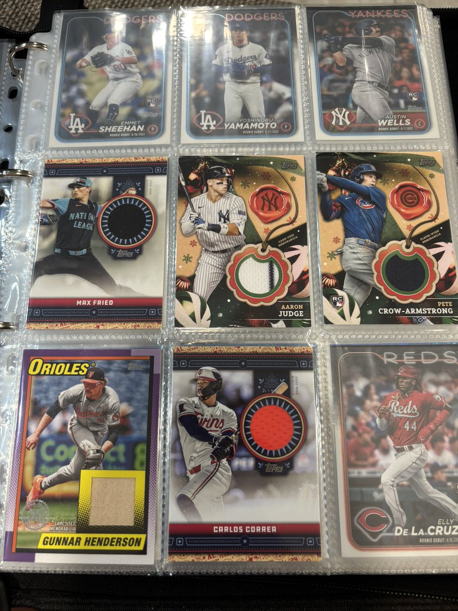 CardsChriss's tweet photo. Got some pretty neat cards! Thoughts?? Blue inserts /999 . Any offers on any? Except the judge relic lol @CardPurchaser https://t.co/CCdwbmPxgH