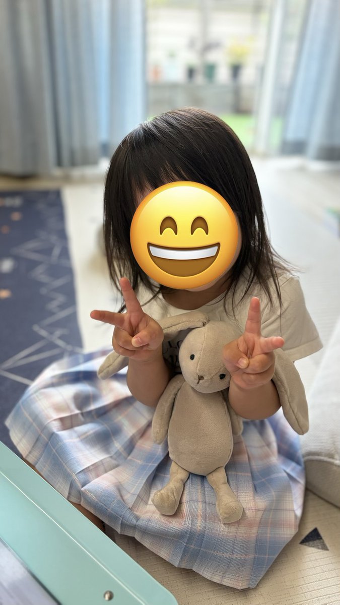 たれみみ工房のぬいぐるみをオーダー下さったお客様から素敵なお写真をお送り頂きましたのでご紹介☆
3歳のお嬢さん,ぬいぐるみと仲良く写ってくれて嬉しいなー♡

「子どもの反応というのはとても素直で,本当に喜んでいました.たれみみ工房さんにお願いしてよかったです」な…instagram.com/kiyoka_taremim…