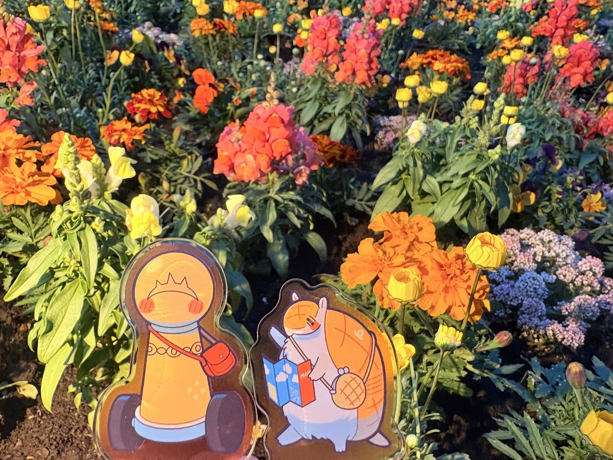 anima_io's tweet photo. 赤レンガ倉庫にお花見行ってきました📸
山下公園にクレープのワゴンがあってロナルドくんとあけみさんが食べてたやつ…！と連想出来て嬉しかったです🦇 https://t.co/VyW86VIQ45