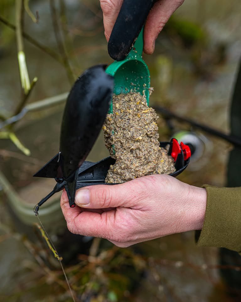 MainlineBaits's tweet photo. If you aren't getting the results with a single Zig launched out in to the middle of nowhere then bring the carp to you with our Souper Zig Mix. 😁 https://t.co/jVdO3Vj6Ip