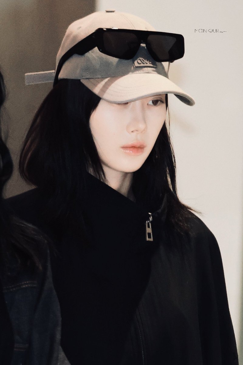 MoonTour. tweet media