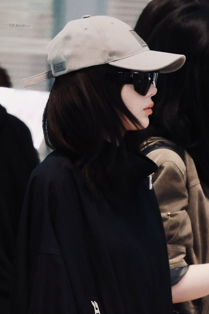 MoonTour. tweet media