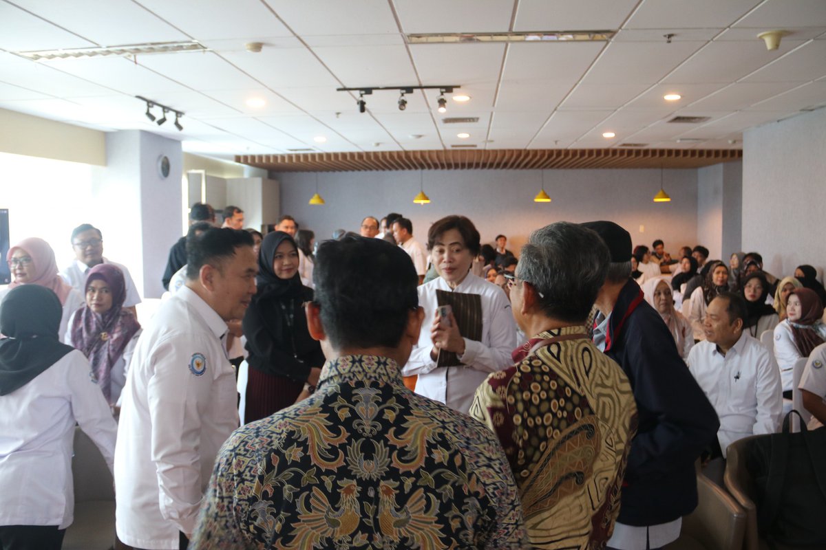bppsdm_kp's tweet photo. Kegiatan ini turut dihadiri Sekretaris #BPPSDMKP @Lillyaprilya yang mewakili Kepala #BPPSDMKP @in_radiarta, bersama perwakilan unit Eselon I terkait di lingkungan @kkpgoid serta mitra internasional, UNIDO

#2026KKPGrowStronger #KKPGOID #SDMKP #SDMUnggul https://t.co/2IyvLkYXeU