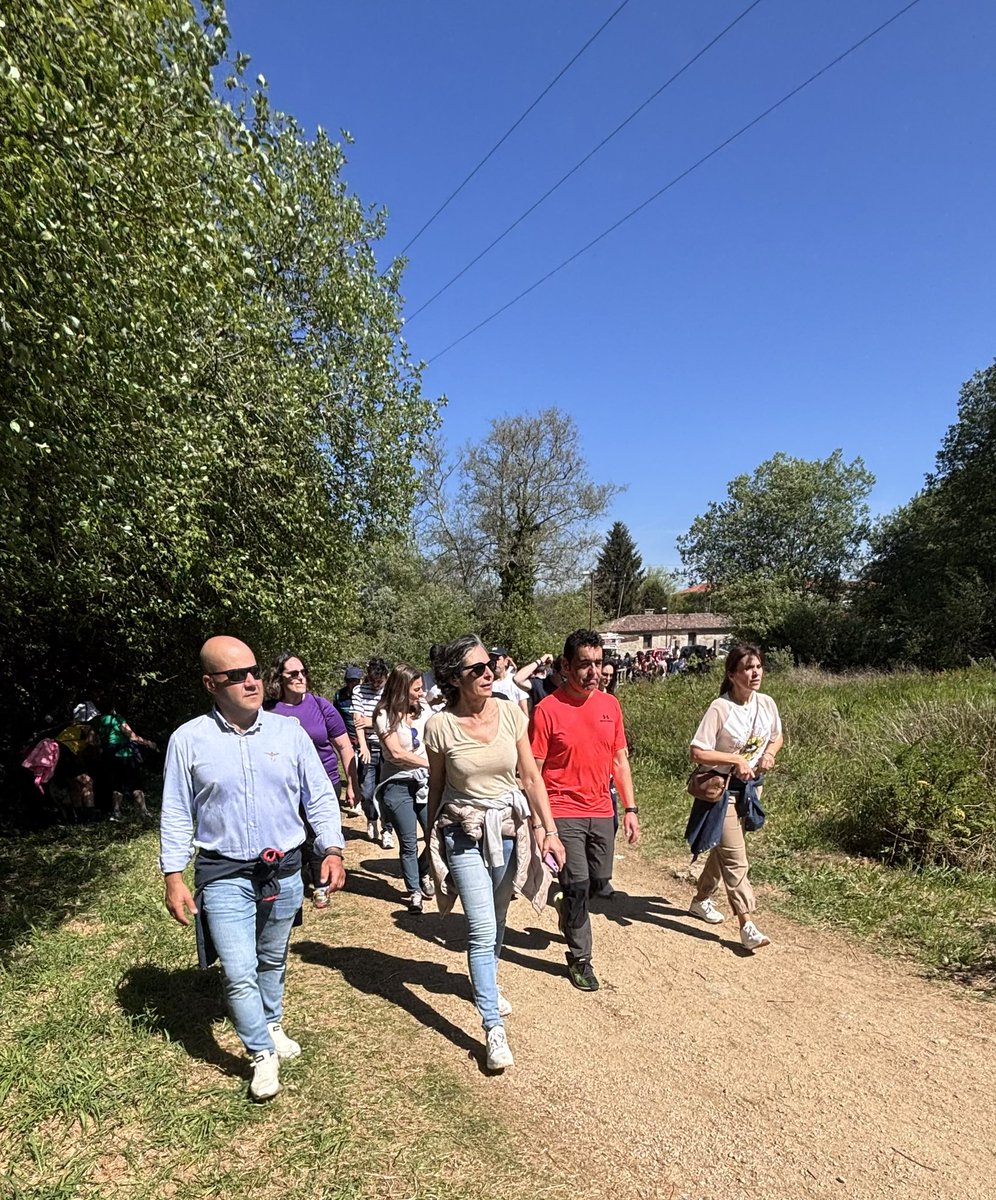 PpdeMeis's tweet photo. O pasado luns, os alcaldes, concelleiras e concelleiros do Partido Popular participaron na coñecida Ruta da Pedra e da Auga. Xunto aos representantes dos concellos, acompañounos o Presidente da Deputacion de Pontevedra, @LuisLopezLugues https://t.co/hUHrTzKxZG