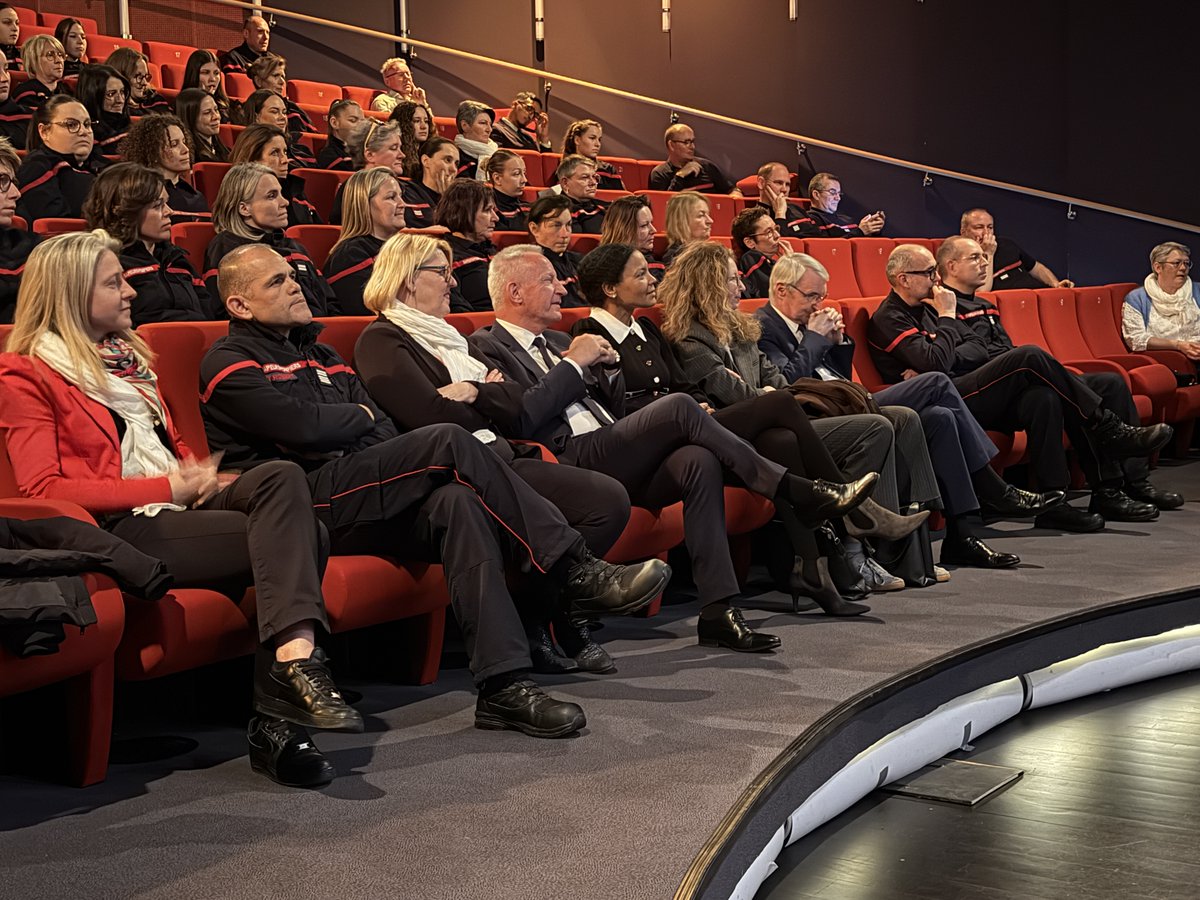 Image de Préfète de la Mayenne : 🚒 #SDIS53 #Féminisation #SapeursPompiers

[02/04] Nadège Baptista, préfète de la #Mayenne, a introd