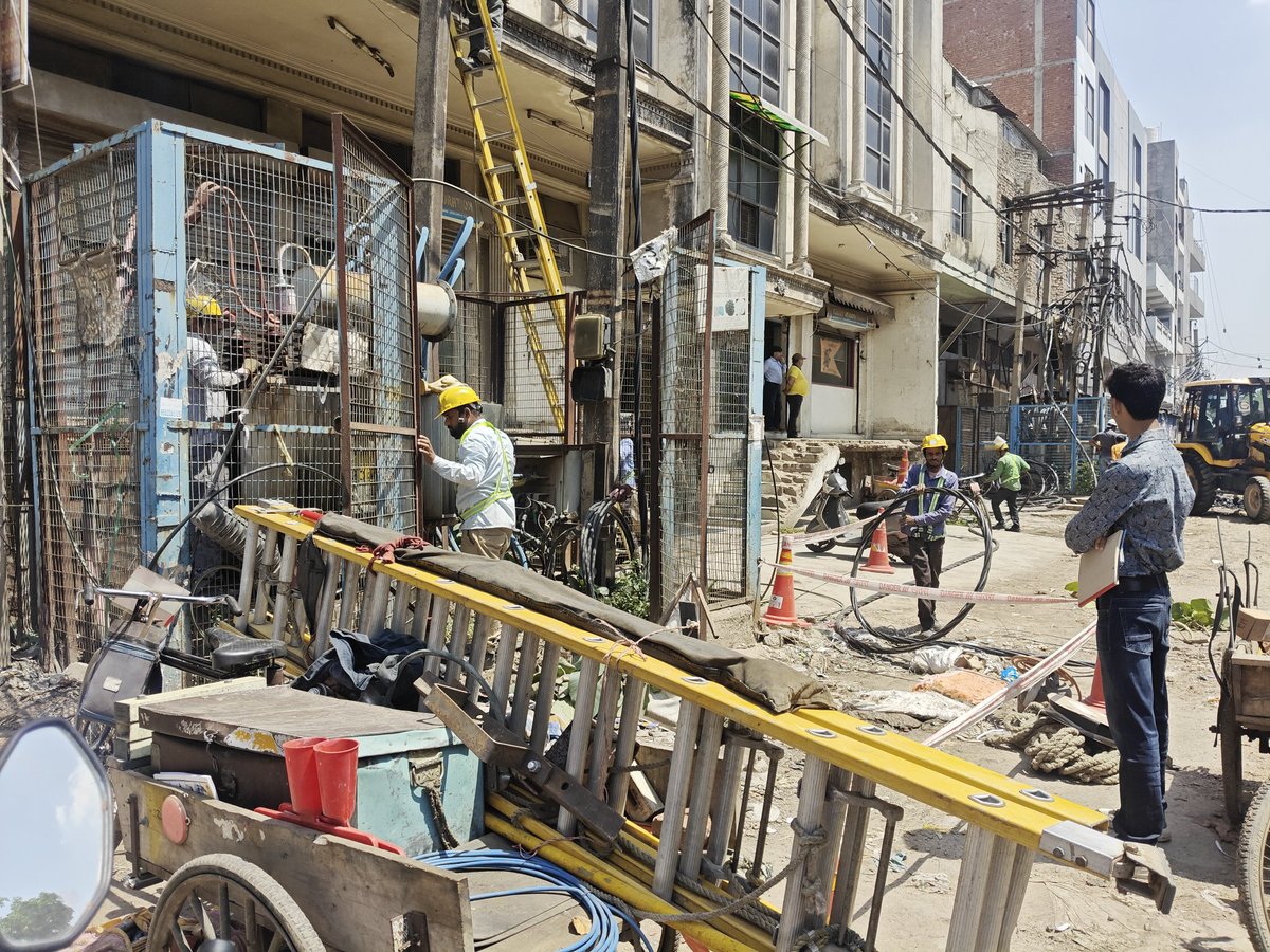 roomcreater's tweet photo. @TataPower 
Dear Tata Power Delhi Distribution Limited,Unplanned power cuts without any notice are killing small industries in Delhi. One full day = factory shutdown, labour paid for no work, orders delayed, losses mounting. Who takes responsibility for this?
@NDPL @LtGovDelhi https://t.co/8PUsKIRm4i