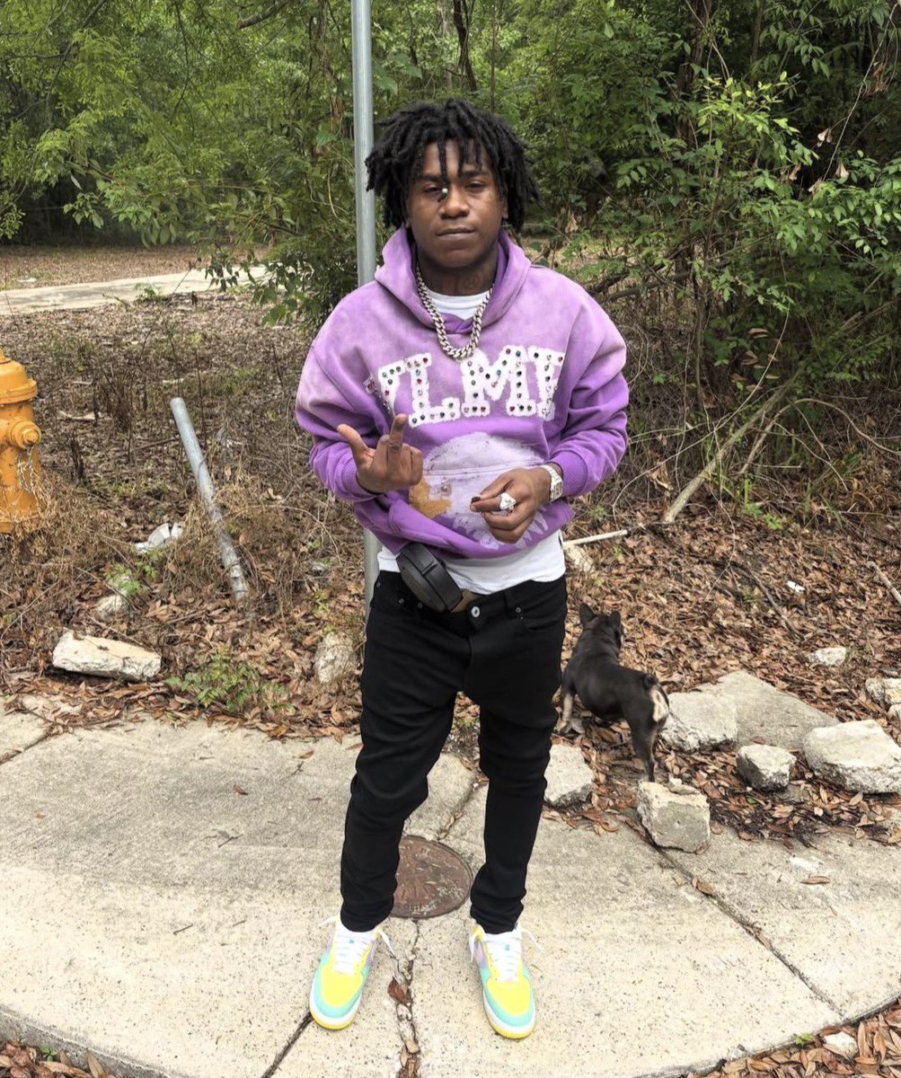4ktFr's tweet photo. Le bras droit de YoungBoy, NBA Ben 10 a été touché par balle à Houston mais il est conscient et va bien.. 

(Source : Proches) https://t.co/L5MfLrLsd3