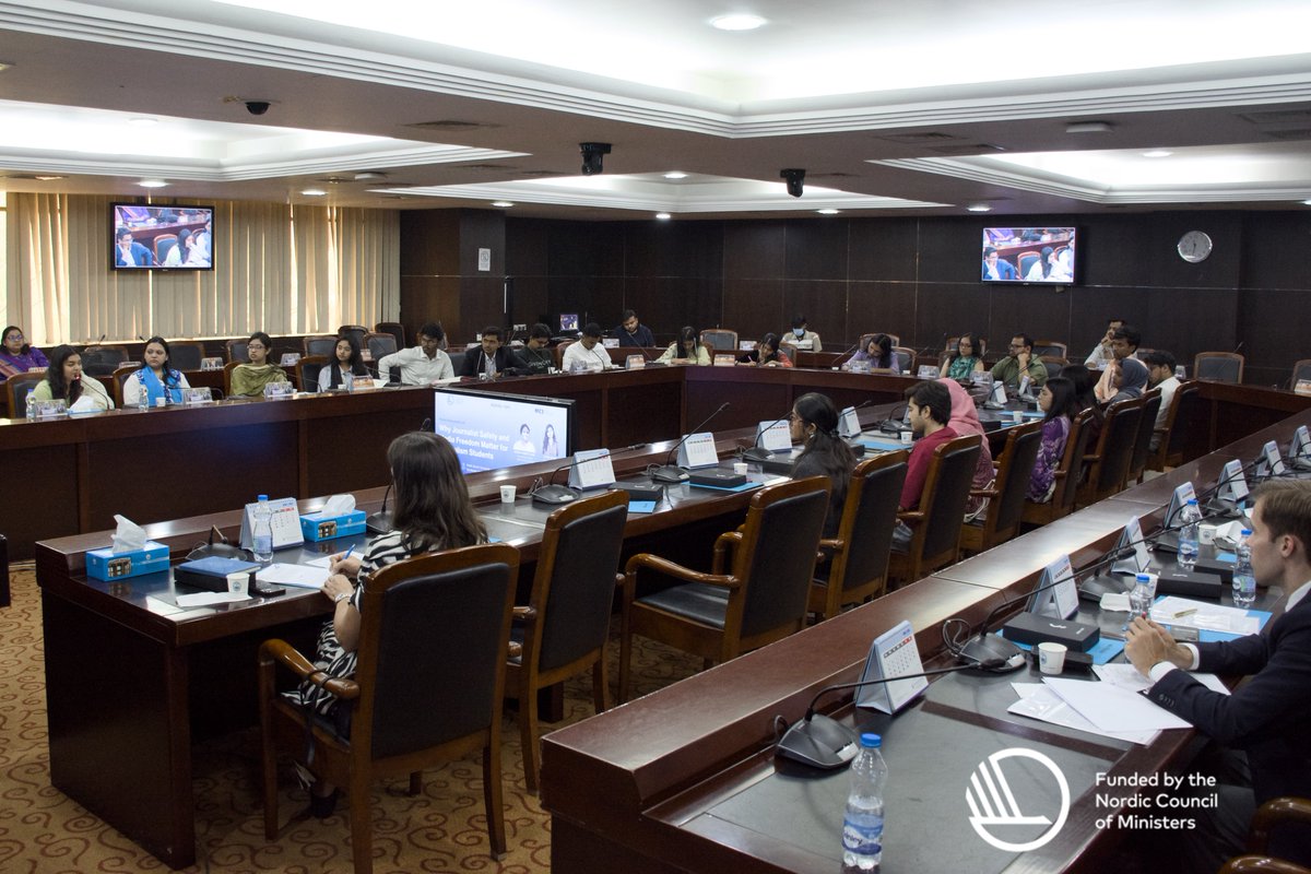 SwedeninBD's tweet image. Strengthening a free &amp;amp; inclusive press in Bangladesh. 

Nordic Embassies 🇸🇪🇩🇰🇳🇴, @NSU &amp;amp; @bdigitallyright  held a seminar on safety, OPSEC &amp;amp; gender‑specific risks for journalism students. 

Supporting future reporters to work safely &amp;amp; fearlessly. 

#FreePress  #DigitalSecurity